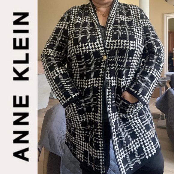 NWT ANNE KLEIN LONG CARDIGAN/SWEATER. ONE BUTTON CLOSURE. Elegant and cozy. - Picture 2 of 16